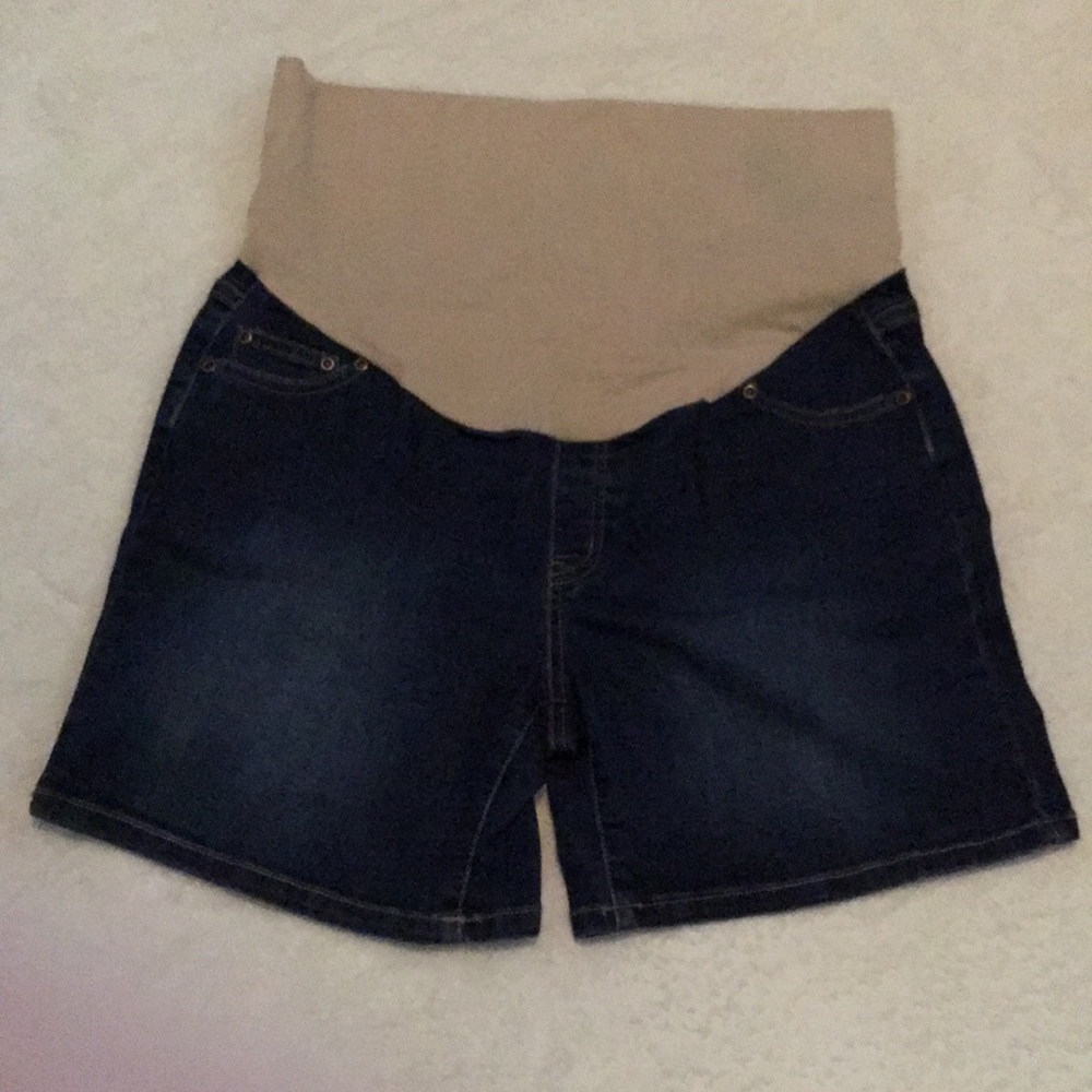 Three Seasons Maternity Shorts